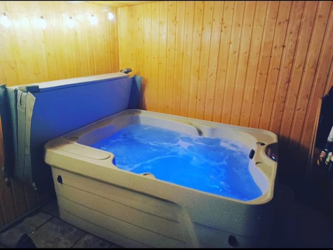 Therapy Lodge Балликасл Экстерьер фото